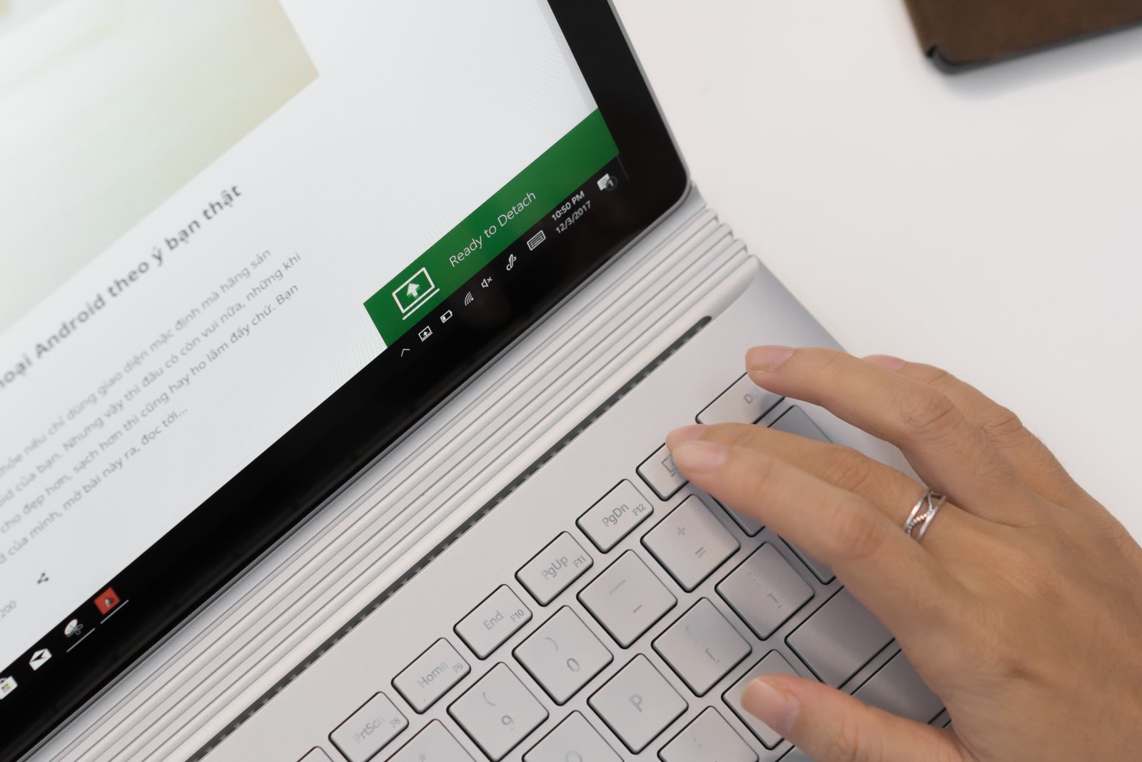 Surface Book 2 keyboard and detach button
